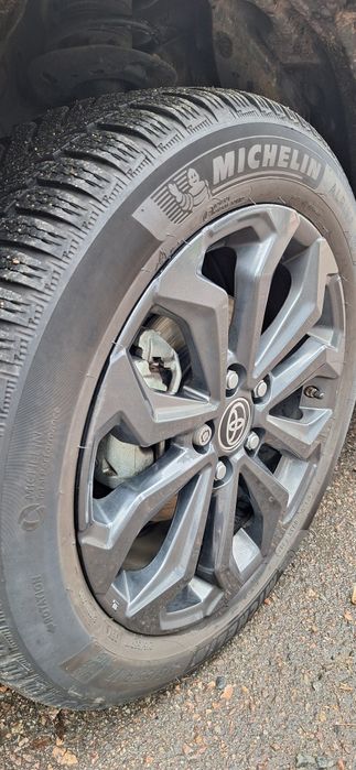 Продам Toyota Yaris Cross hybrid 2023