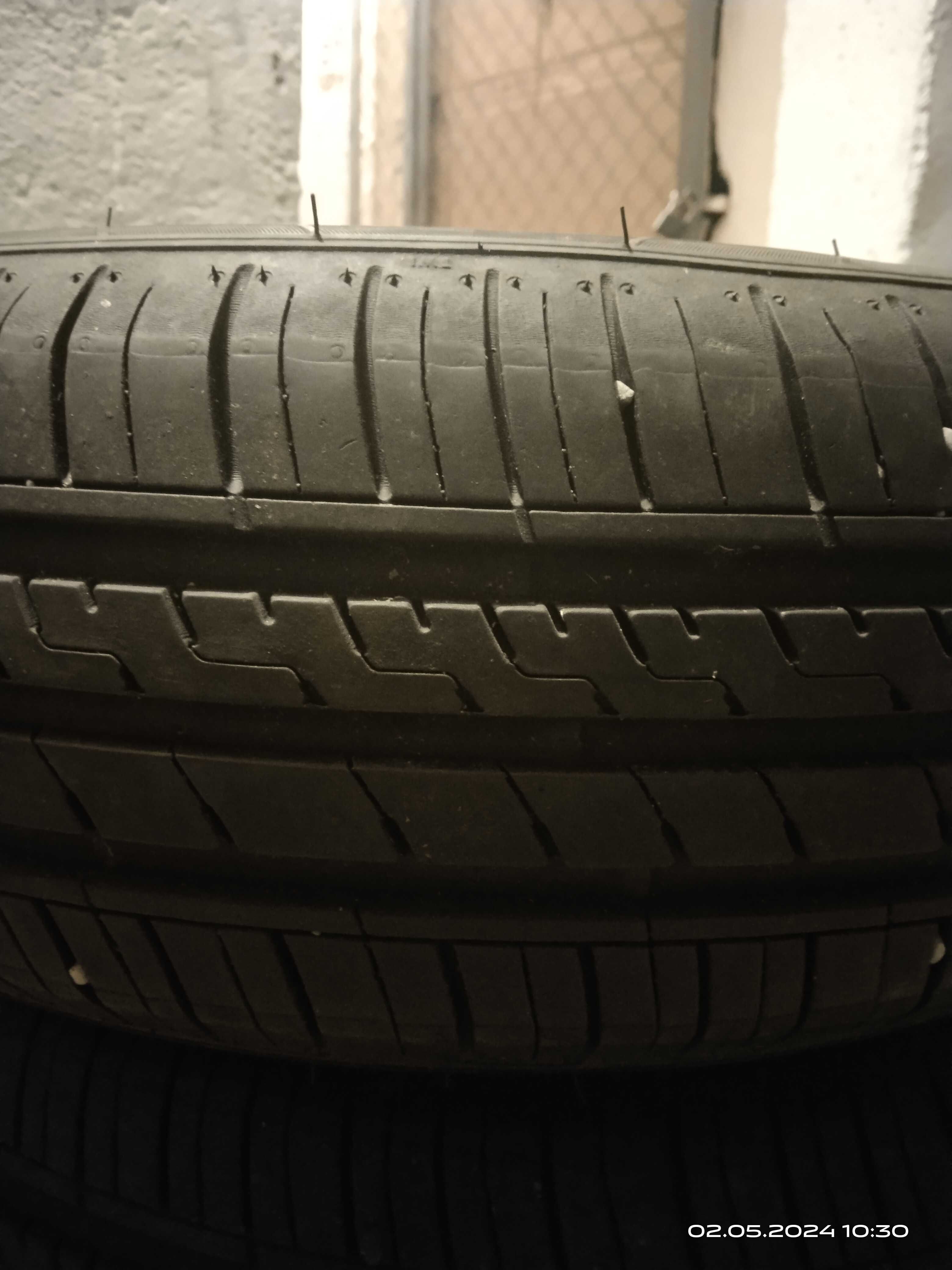 Opony 165/70 R14 81T 2komplety zima+lato /cena łączna za 2 komplety/