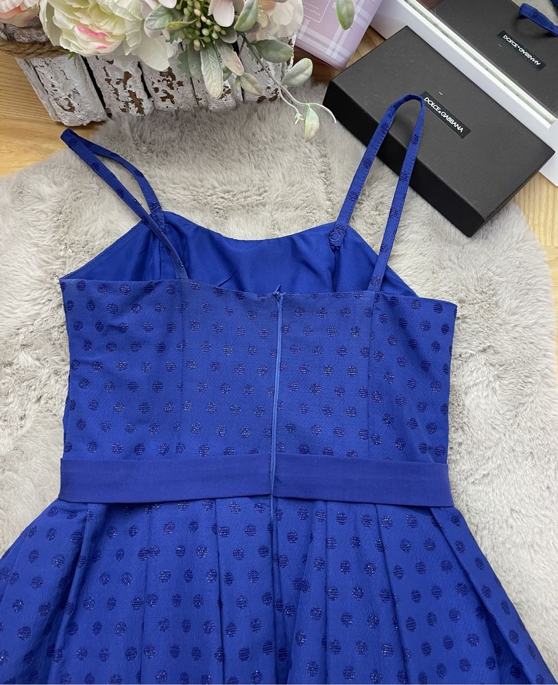 Piękna niebieska sukienka z podszywanym tiulowem dołem/ rozmiar XS/S
