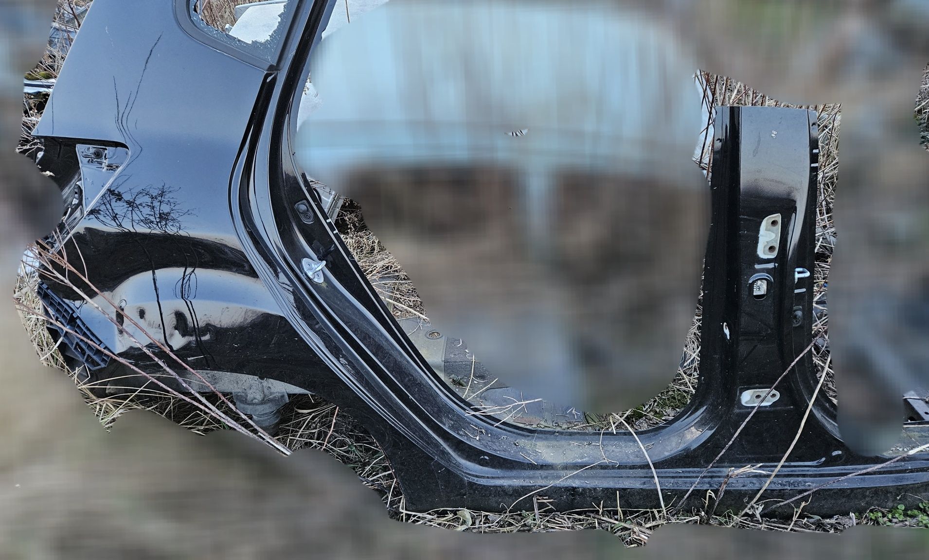 Kia Venga prawy próg słupek