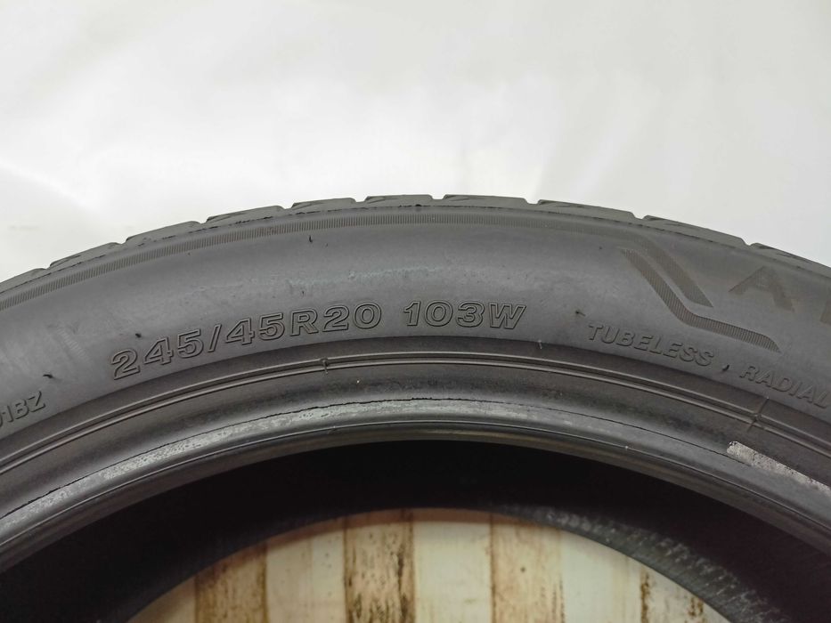 Bridgestone Alenza 001 245/45/20 22r. 103W 7,6mm (5407)