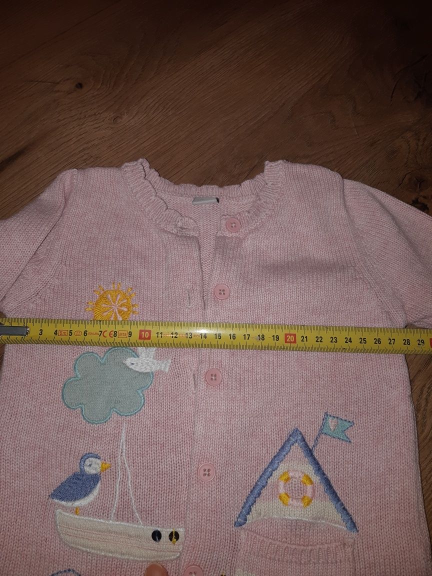 Sweterek zapinany r.92