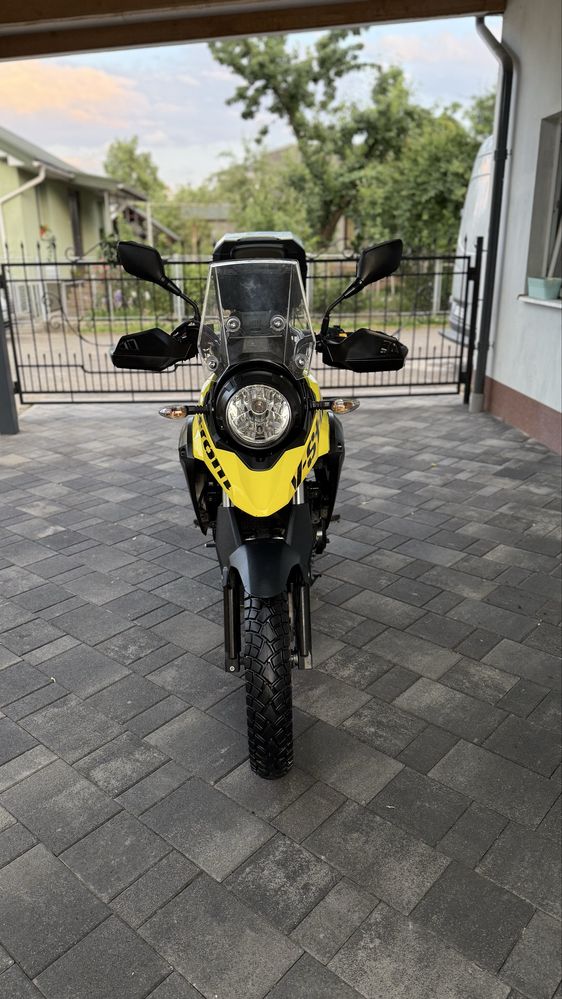 Продам мотоцикл Suzuki V-Strom 250