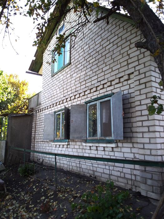 Продам будинок- дачу в началі М гарського спускуу