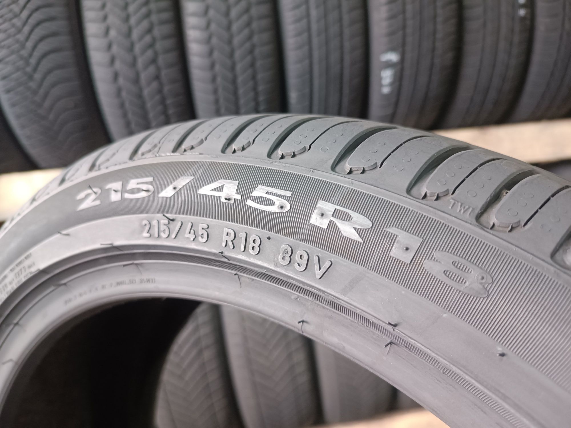 Літні шини PIRELLI 215/45 R18 резина Р18