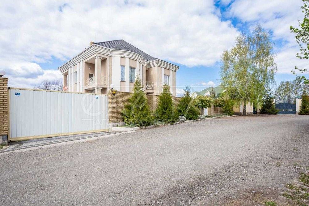 Продаж котеджу 610м2, Лісники, КМ Зелений Гай, 18 соток