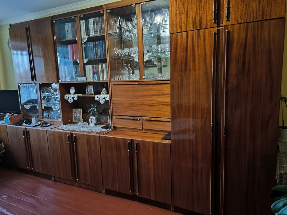 Стінка для кімнати