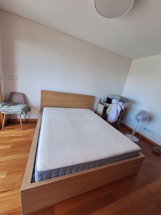 Cama e colchão 160x200