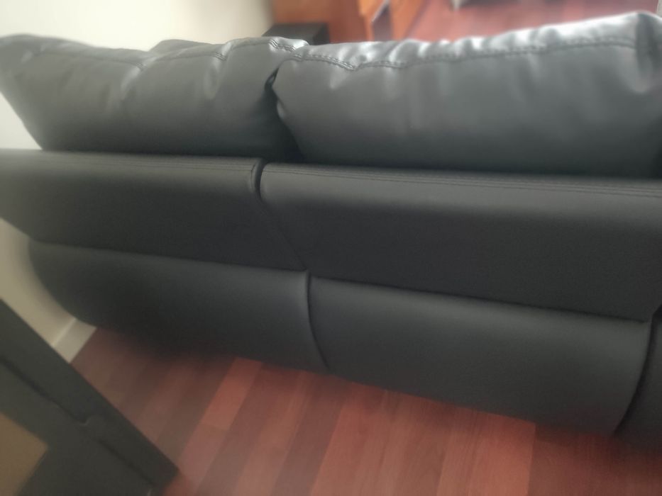 Sofá de 3 lugares pele preto