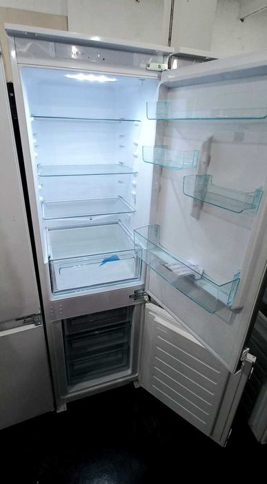 Вбудовані холодильники 177см "канди"