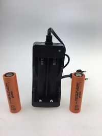 Ładowarka podwójna 18650/3,7V + 2 Akumulatory 18650/2000mAh