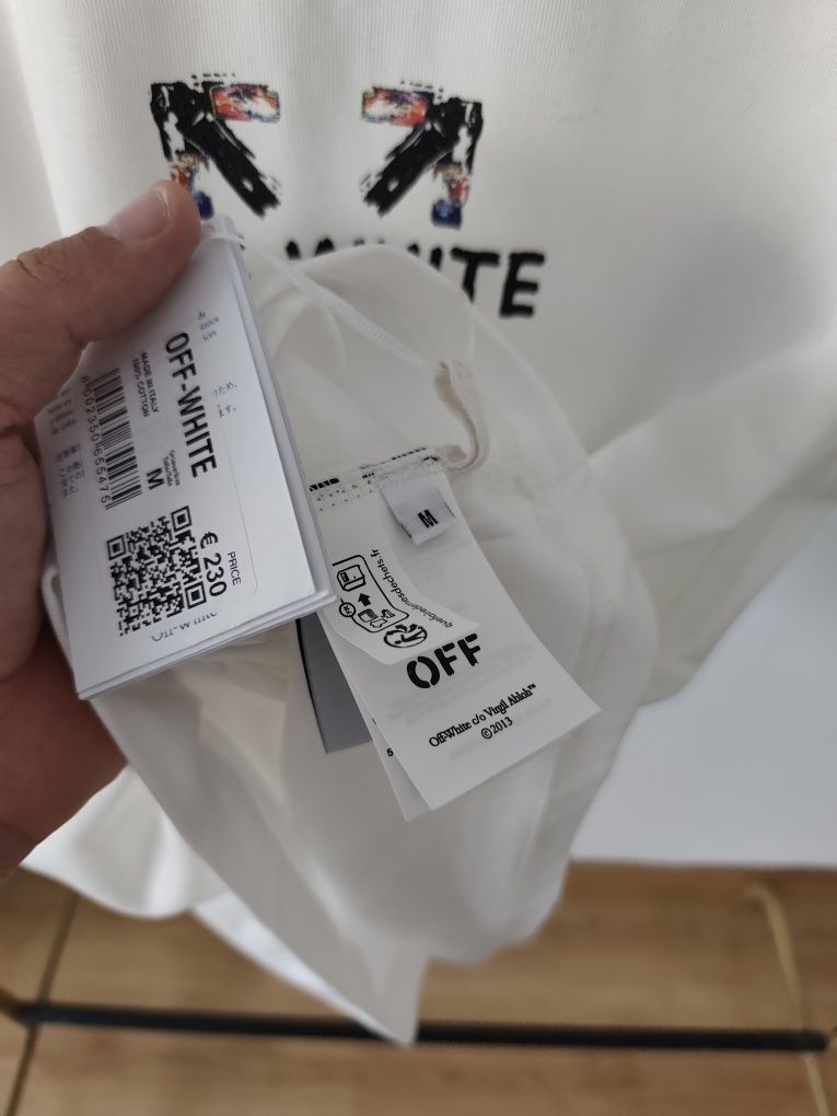 T-shirt off-white vários tamanhos