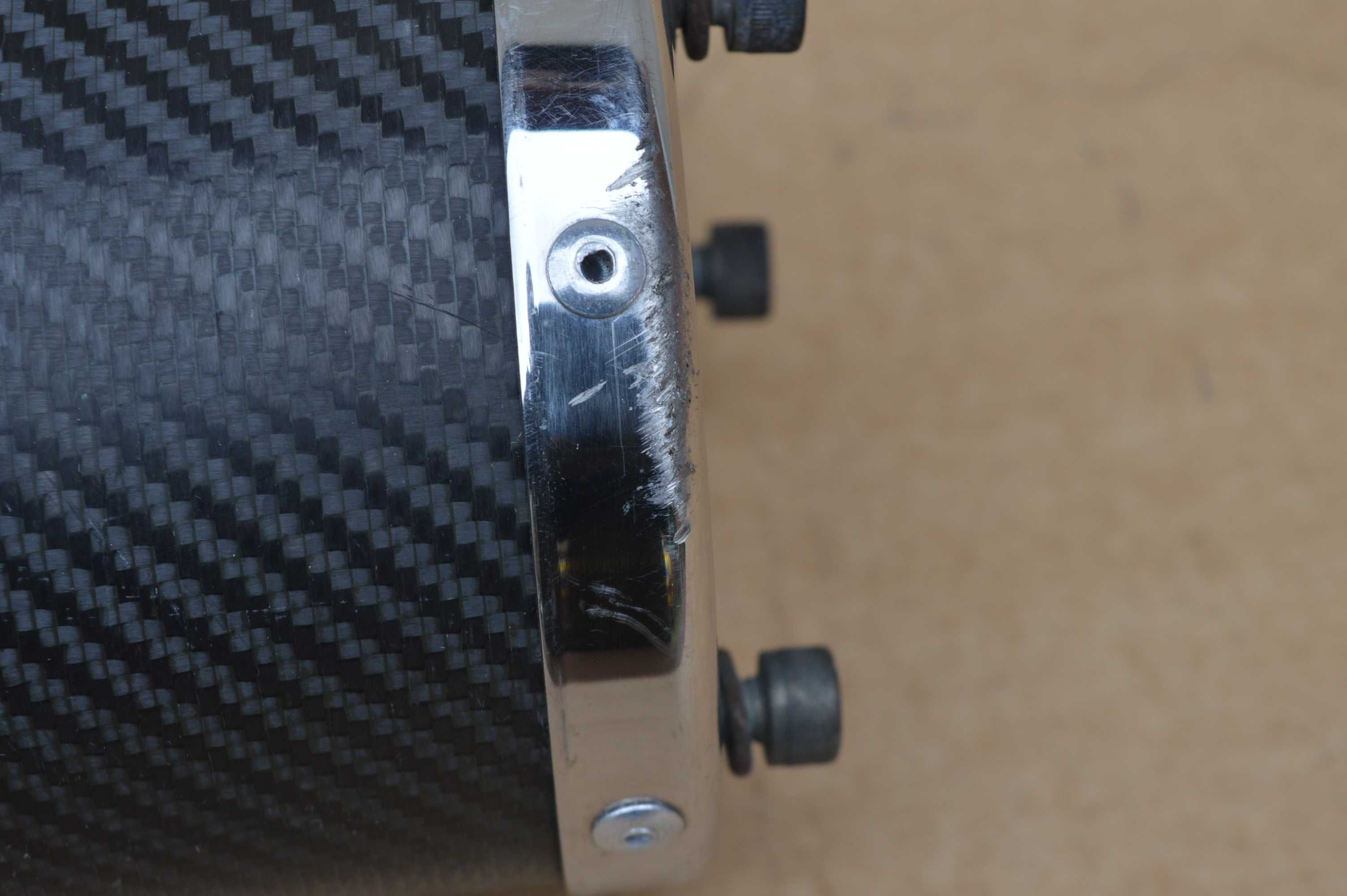TŁUMIK wydech przelot karbon rozstaw śrub 3x80mm