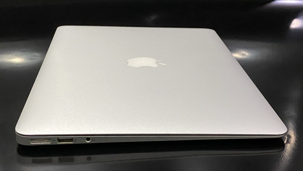 MacBook Air "Core i5" 1.6 13" (Early 2015) Air
