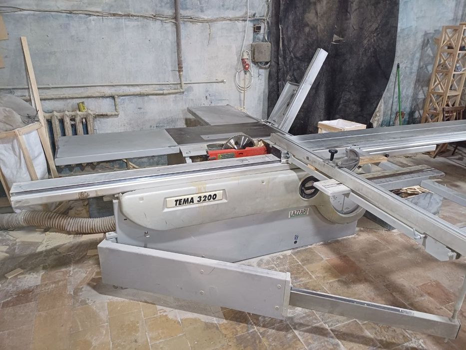форматно-розкрійний верстат Lazzari з кареткою на 3000 мм.
