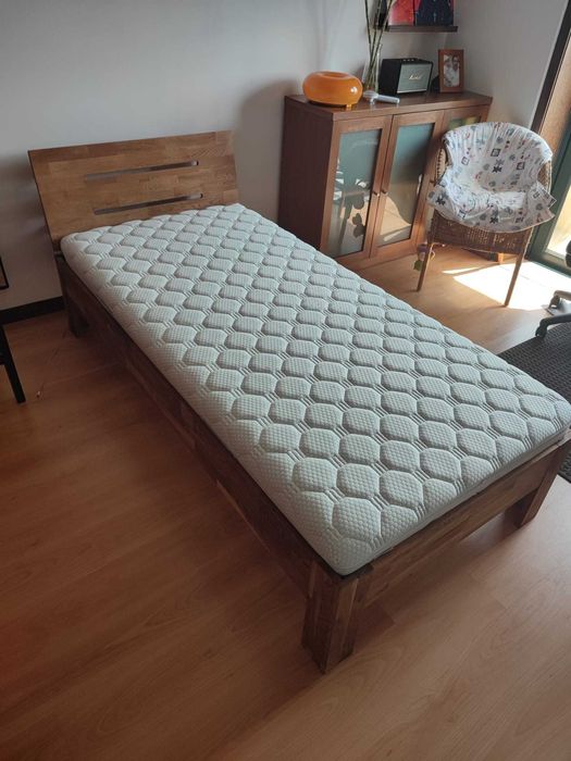 Estrado + estrutura de cama  cor carvalho  marca JYSK