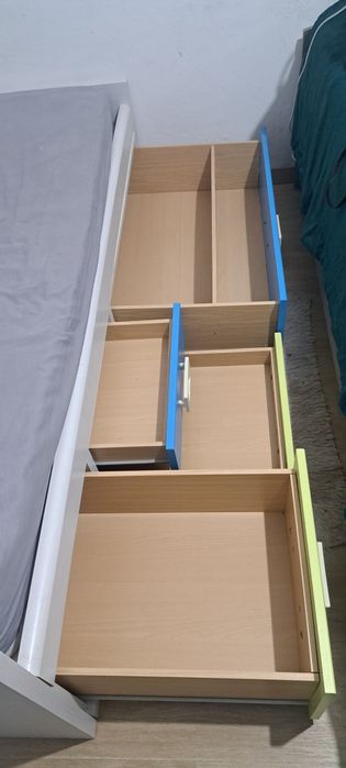 Cama solteiro/criança com gavetas