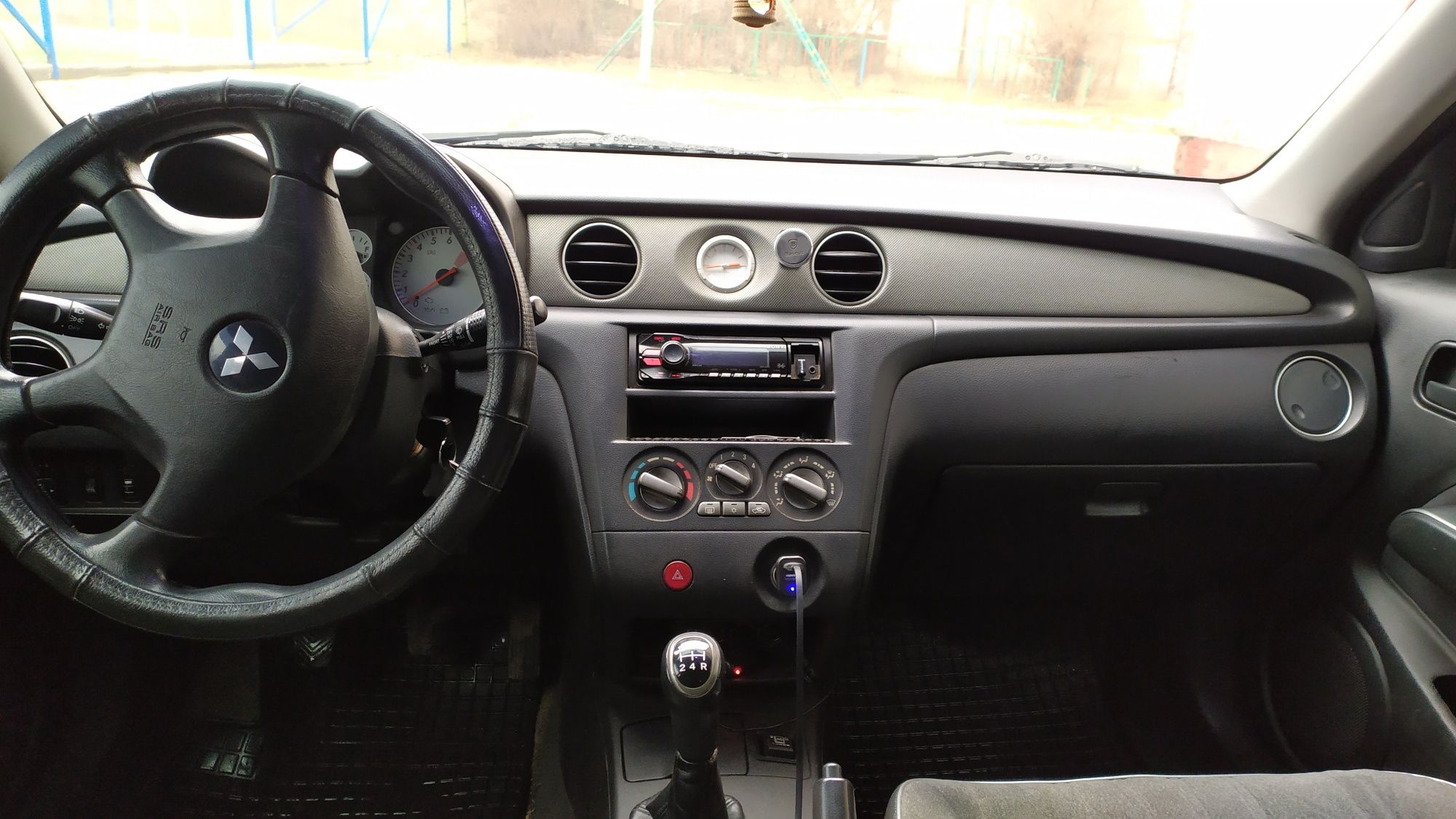 Mitsubishi Outlander 1 2.0 2006 г