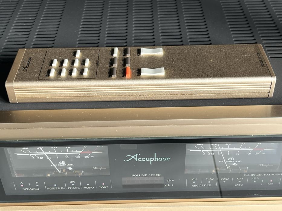 Wzmacniacz stereo Accuphase e-370