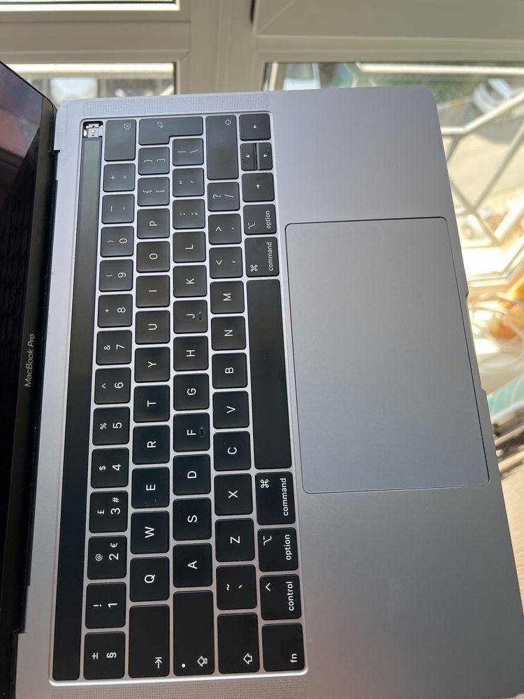 Топкейс macbook pro 13 2019 a1989 ТА ІНШЕ