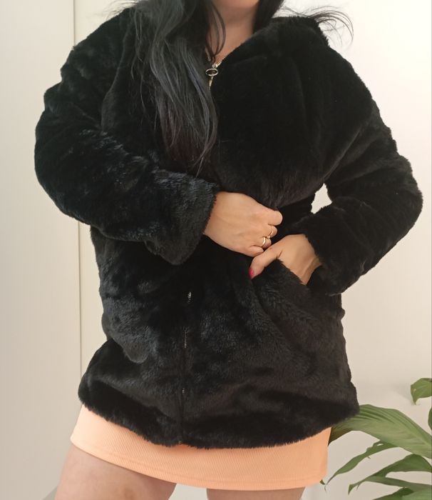 Okazja! Kurtka damska czarna futerko