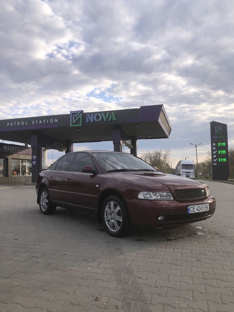 Audi a4 1999 року