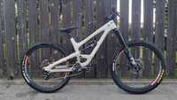 YT Capra carbon (CF) rozmiar M, 27.5, 2020 r. Skok: 180mm.