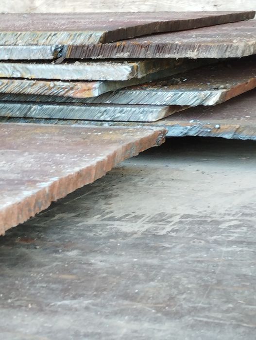 Продам лист 20 мм товщина,