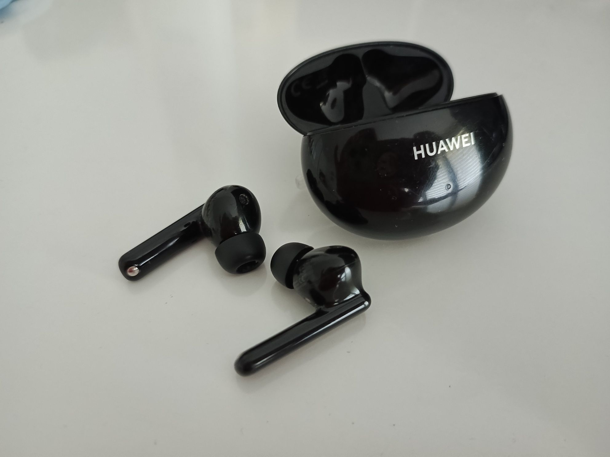 Bezprzewodowe słuchawki HUAWEI FreeBuds 4i