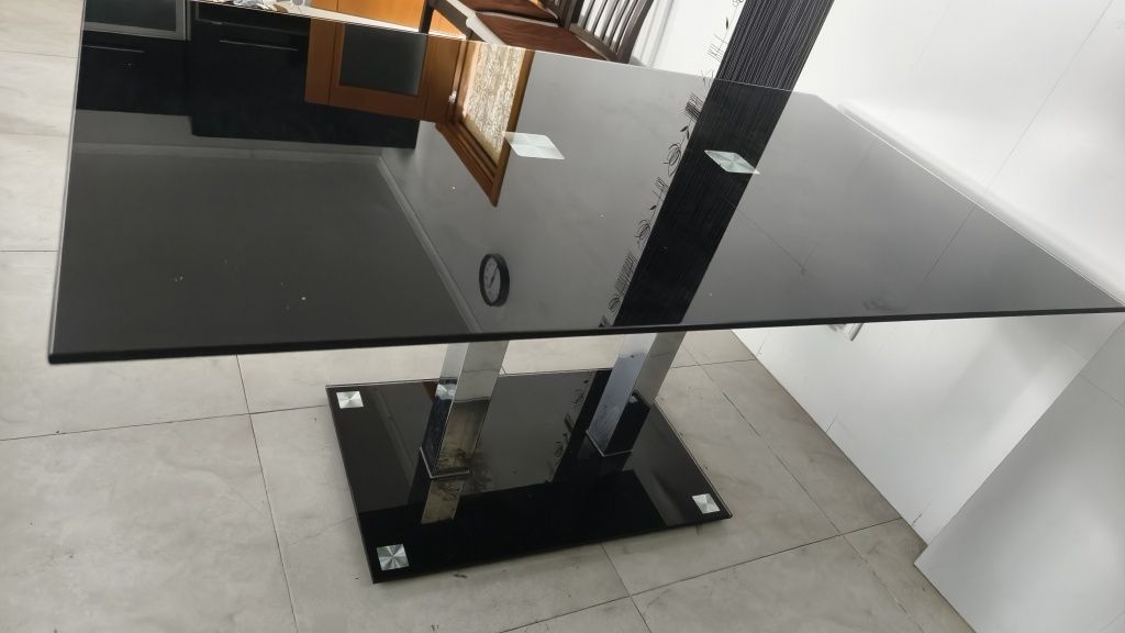 Mesa de jantar em vidro 160x90