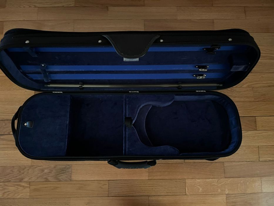 Violino, caixa e almofada