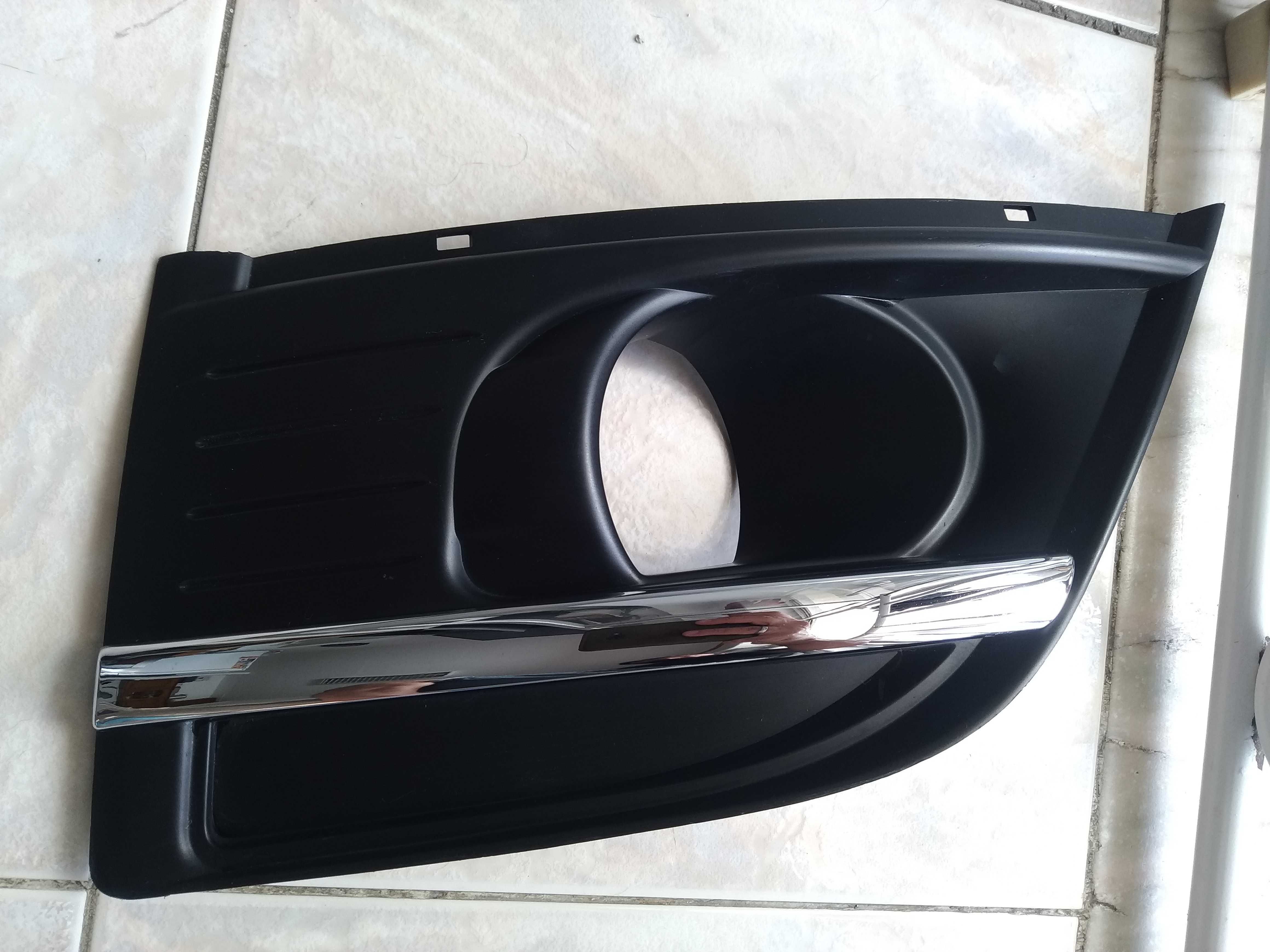 Capa de farol de neblina CITROEN C4 PICASSO Como novo e original.