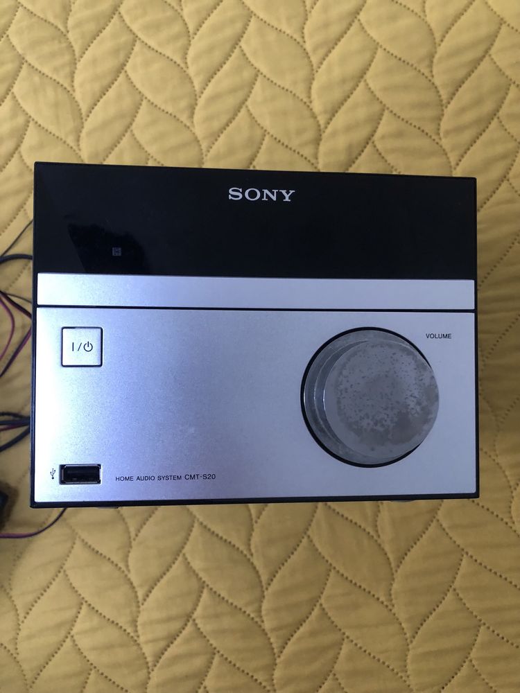 Aparelhagem sony com 2 colunas e comando