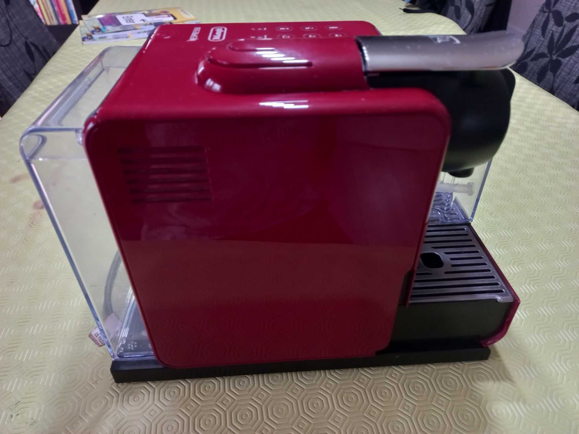 Máquina nespresso lattissima touch