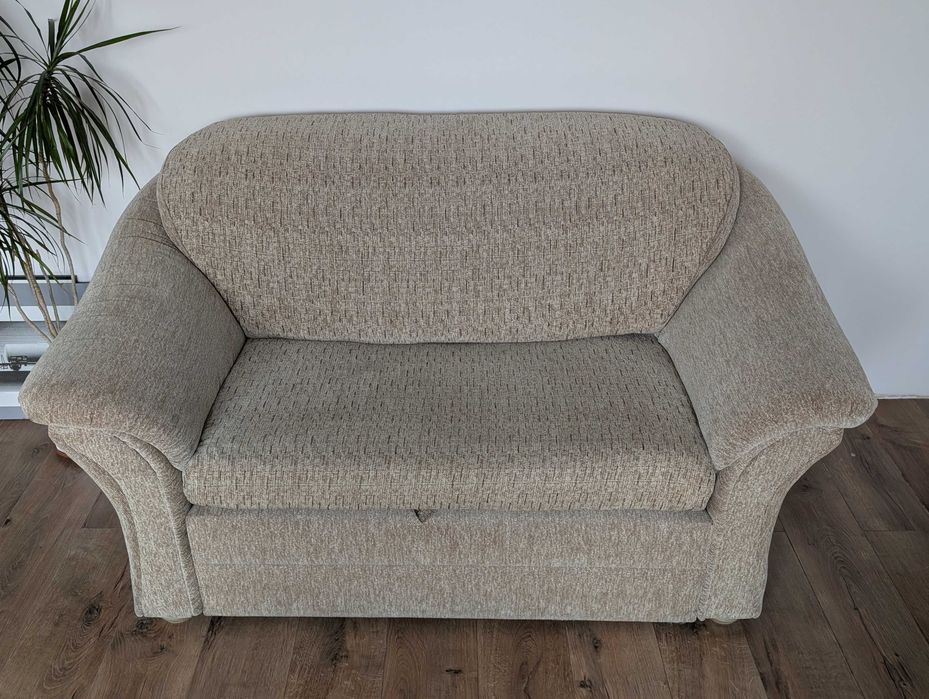 Kanapa dwuosobowa z funkcją spania