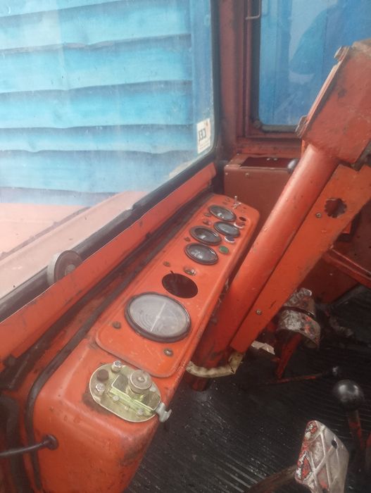 Продам трактор т25