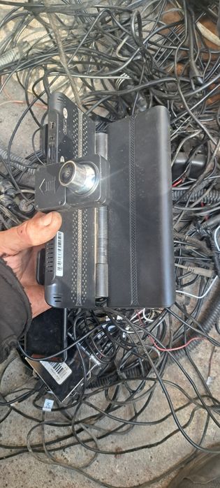 Відеореєстратор + парктроніки в робочому стані.