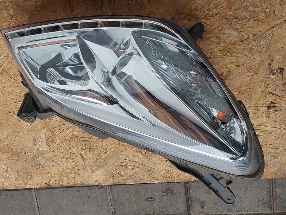 Lampa prawa przednia Astra H Cabrio  LED