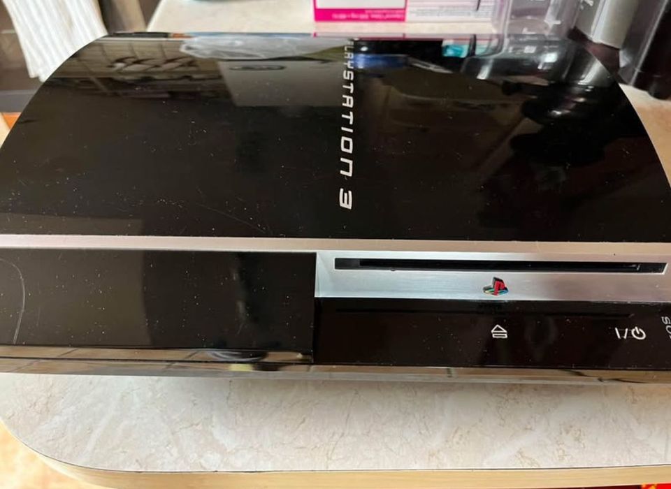 PlayStation 3 konsola + 1 Joystick + 3 Gry – Super Stan!