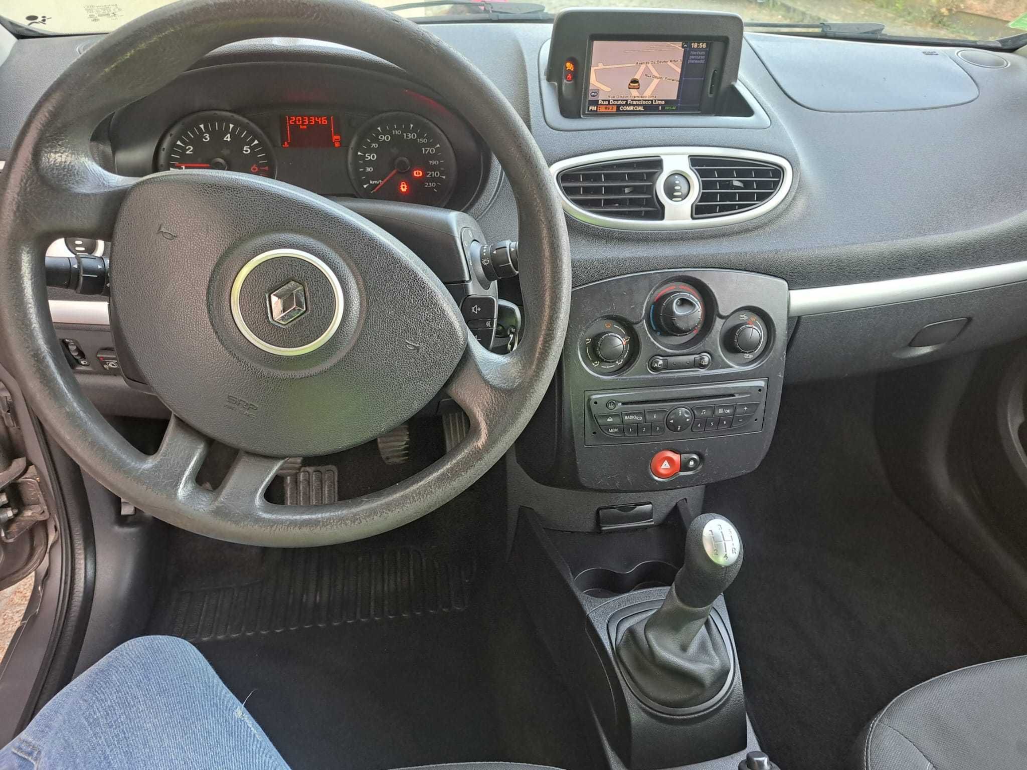 Renault Clio III 16V