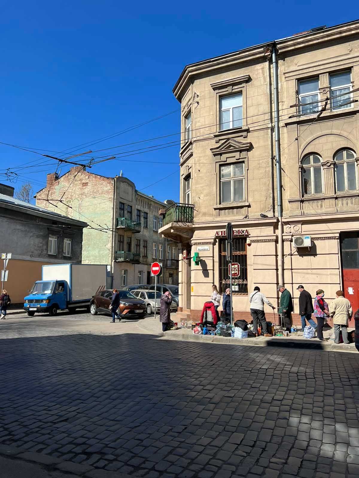 Оренда фасадного комерційного приміщення на вул. Федьковича, 10.