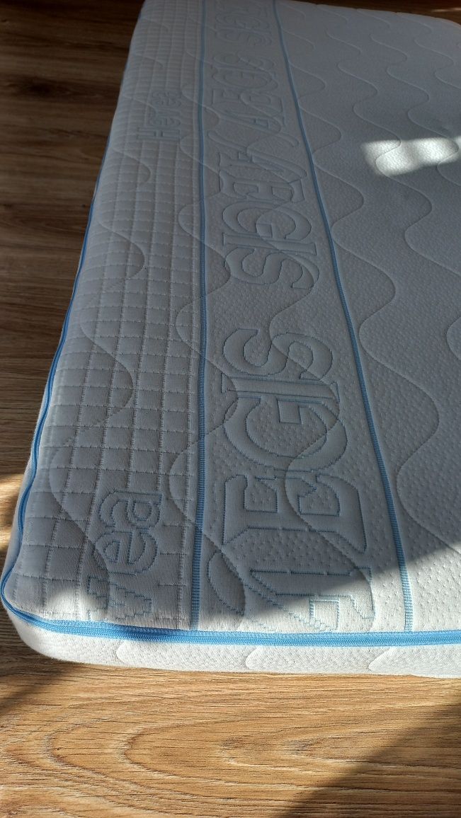Hevea Baby 120x60 materac lateksowy
Pokrowiec: natural care aegis
