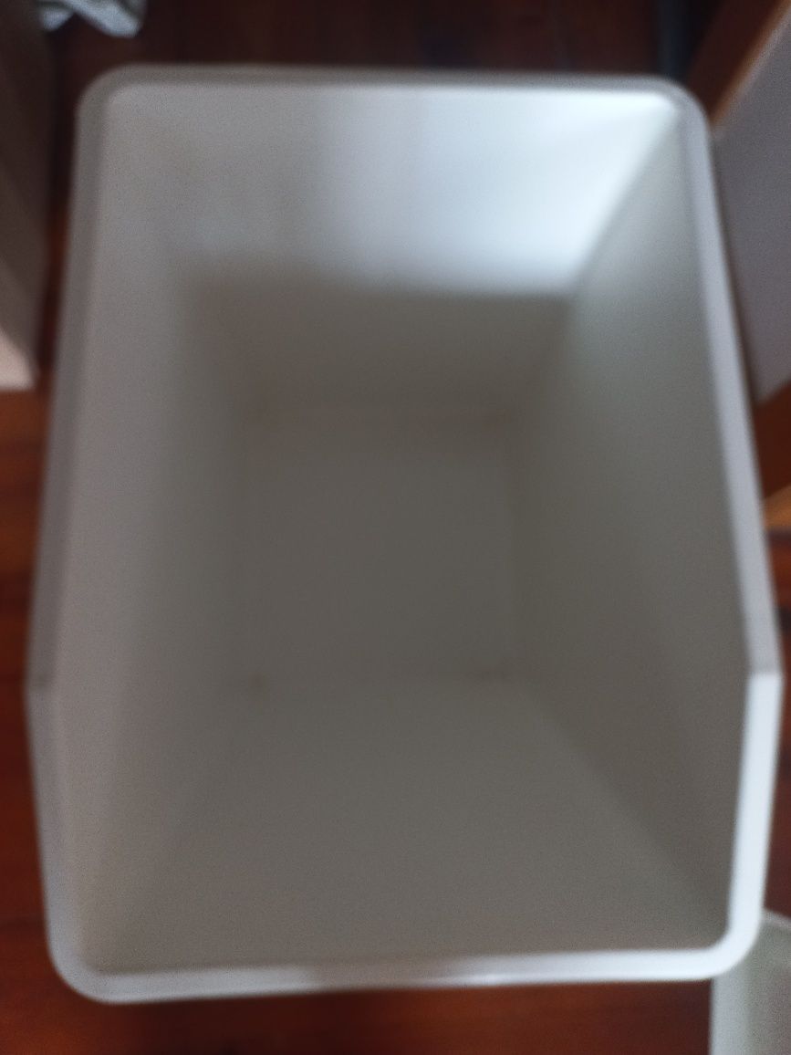 Caixa que uso como tulha da roupa mas pode ser para outro efeito