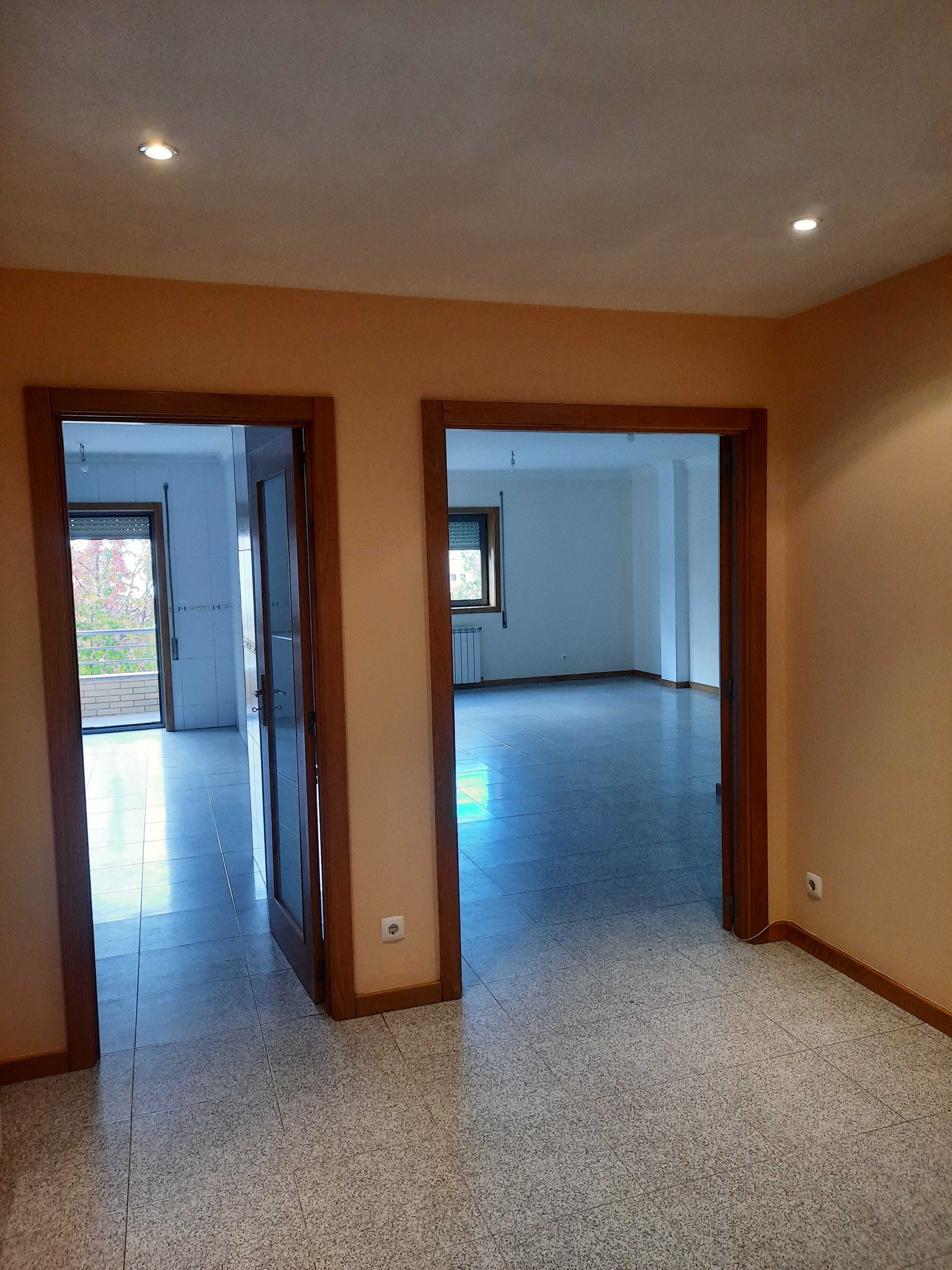 Excelente apartamento T3, em otima localização(rotunda dos touros)
