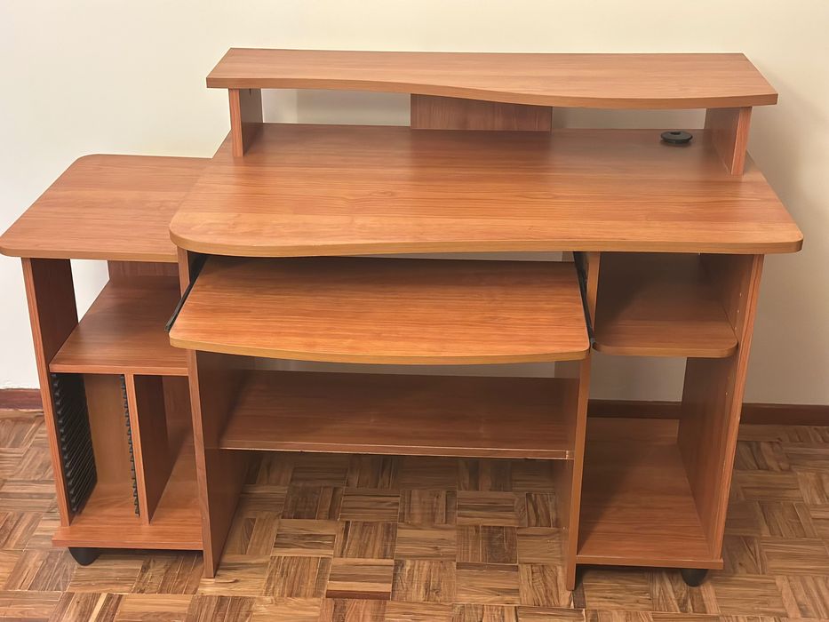 Secretária para computador