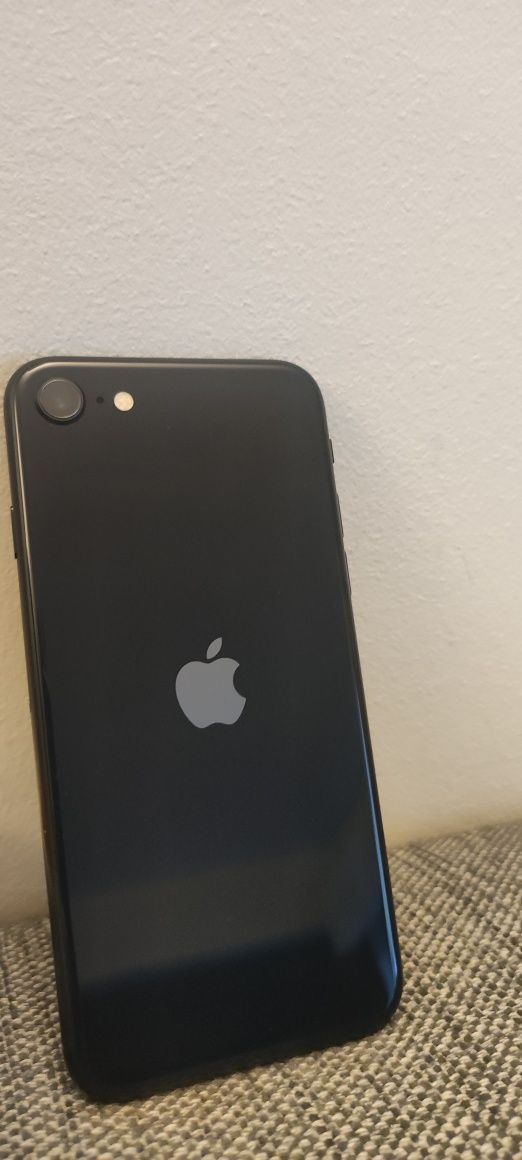 Telefon iPhone se 3 generacji 64GB, idealny stan,midnight