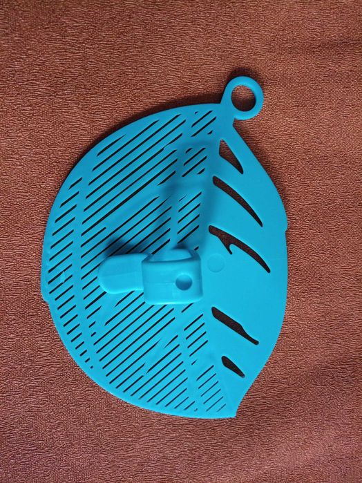 Універсальне сито для каструль для зливу води