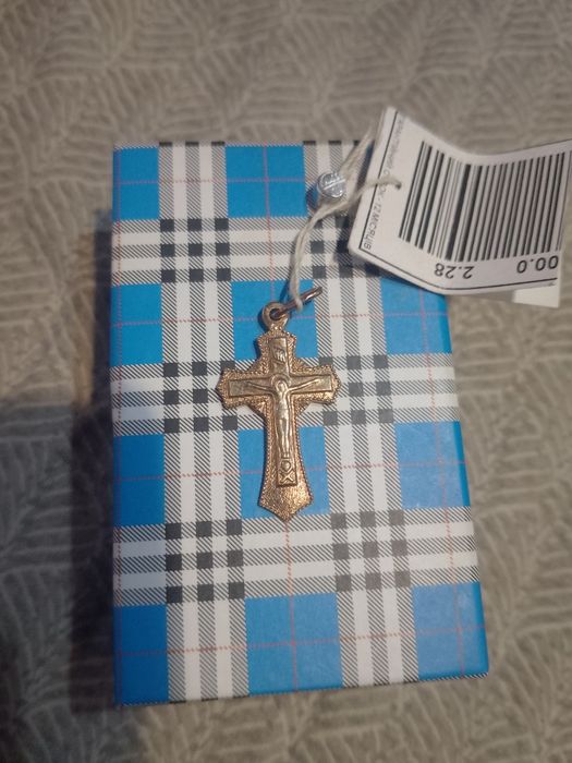 Срібний позолочений хрестик.