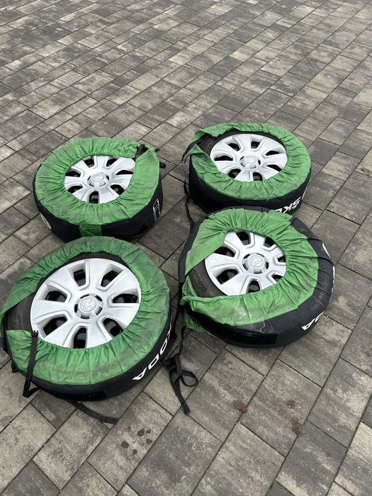 Opony zimowe Baum Polaris 205/60/R16 z oryginaknymi felgami i kolpaki