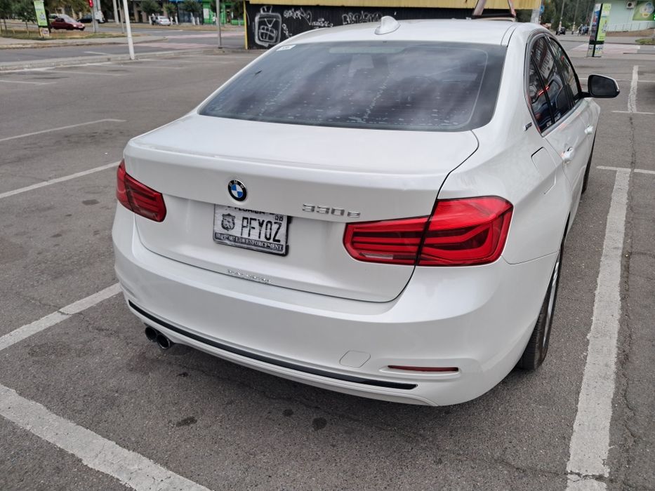 Продам BMW 330 e 2017 год 58 тыс км пробег!!!